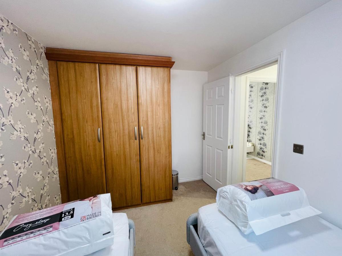 Watan - Spacious 3 Bedrooms Entire House With Beautiful Outdoor Garden Casa de Férias Manchester